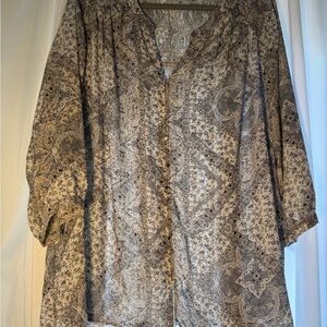 Rose & Olive Black and White Top